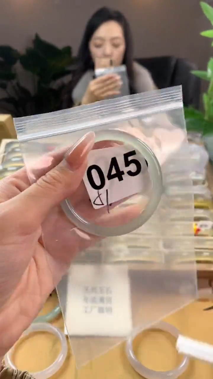 【闪购商品】玛瑙/玉髓手镯未镶嵌045