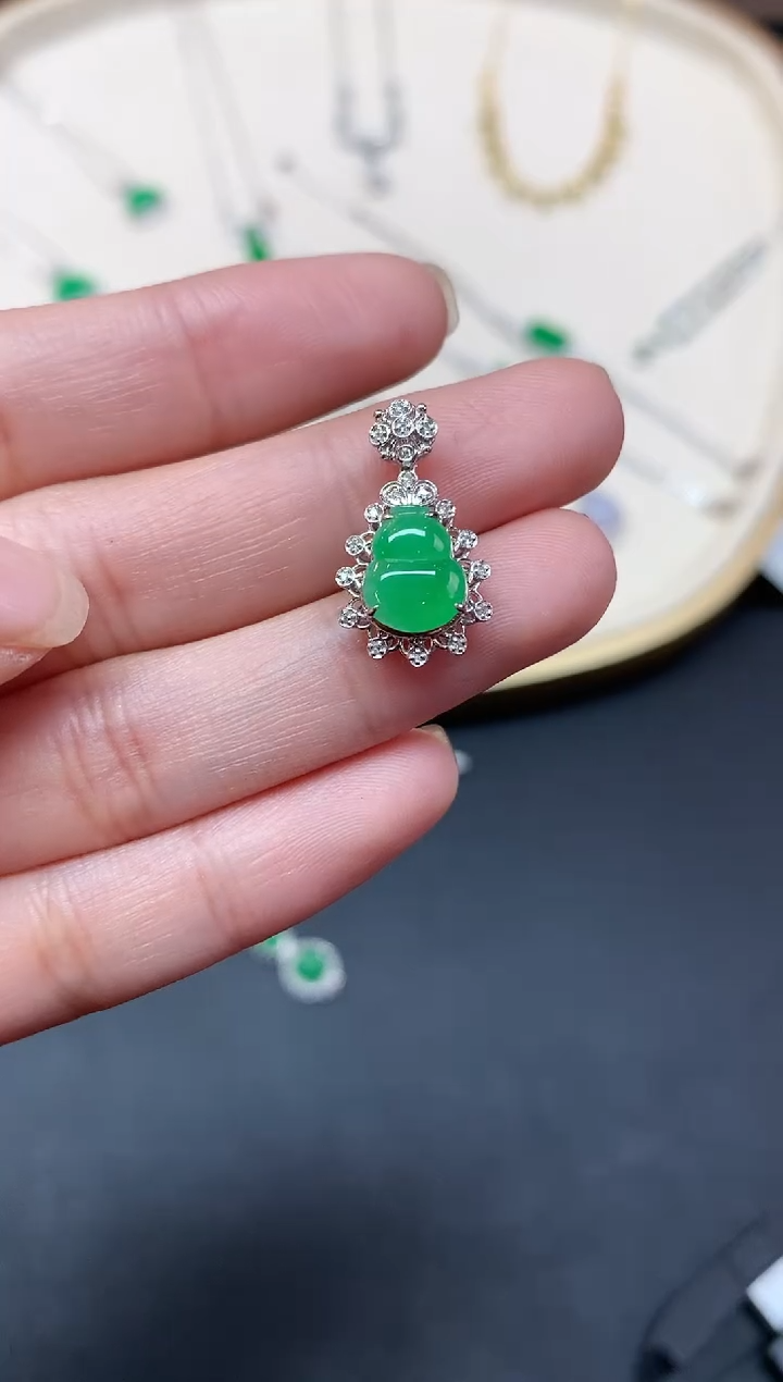 【闪购商品】翡翠吊坠(不含链)18K金镶嵌A78|3980
