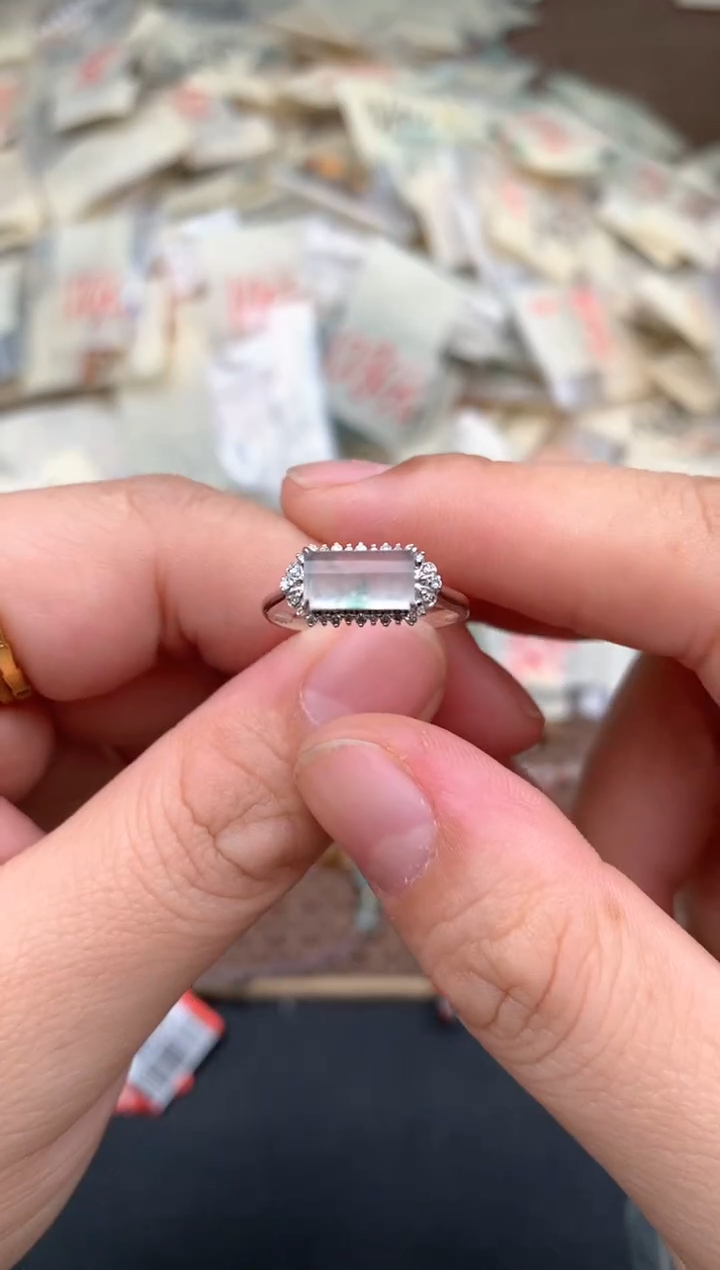 18K金镶嵌挂件翡翠一14圈