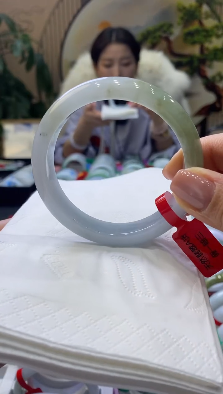 【闪购商品】翡翠手镯未镶嵌99901907