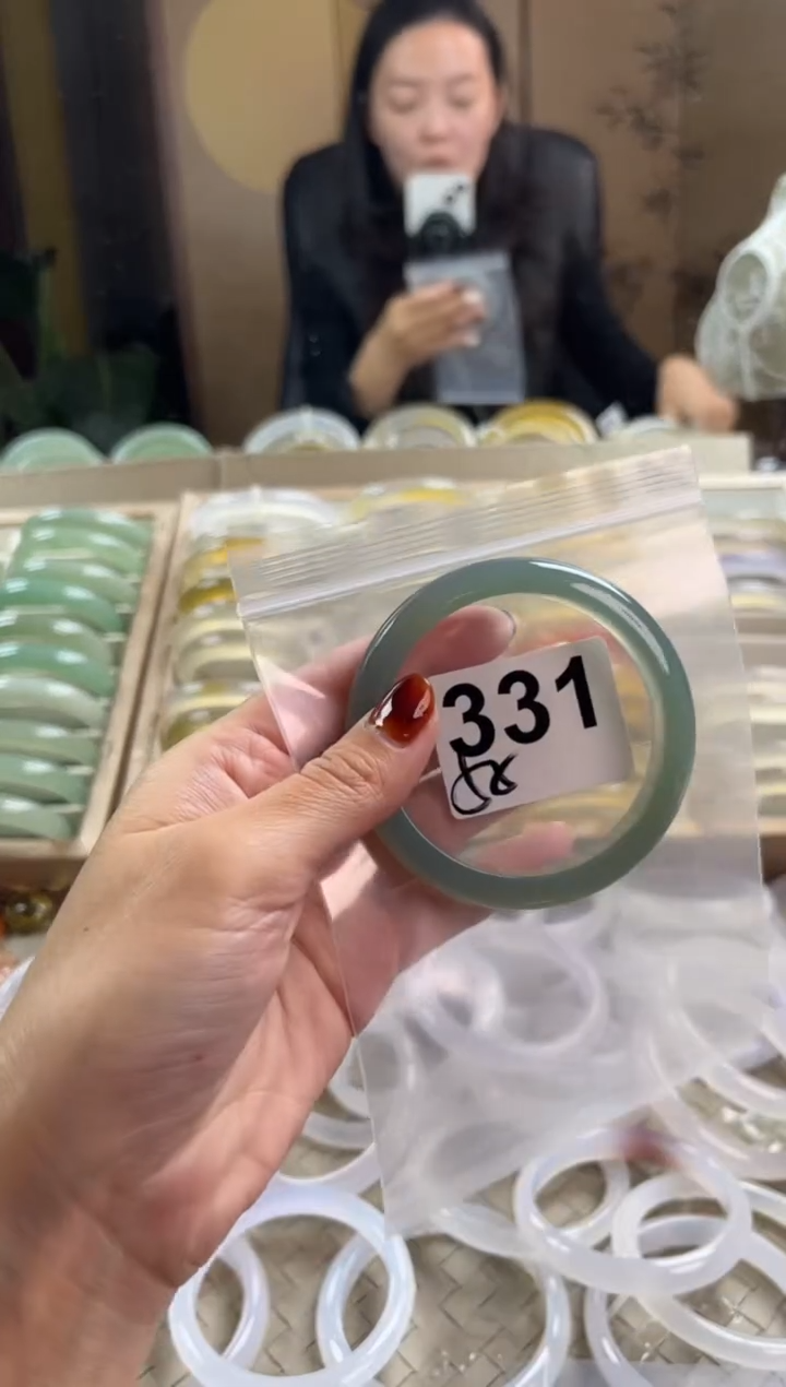 手镯玛瑙/玉髓未镶嵌331