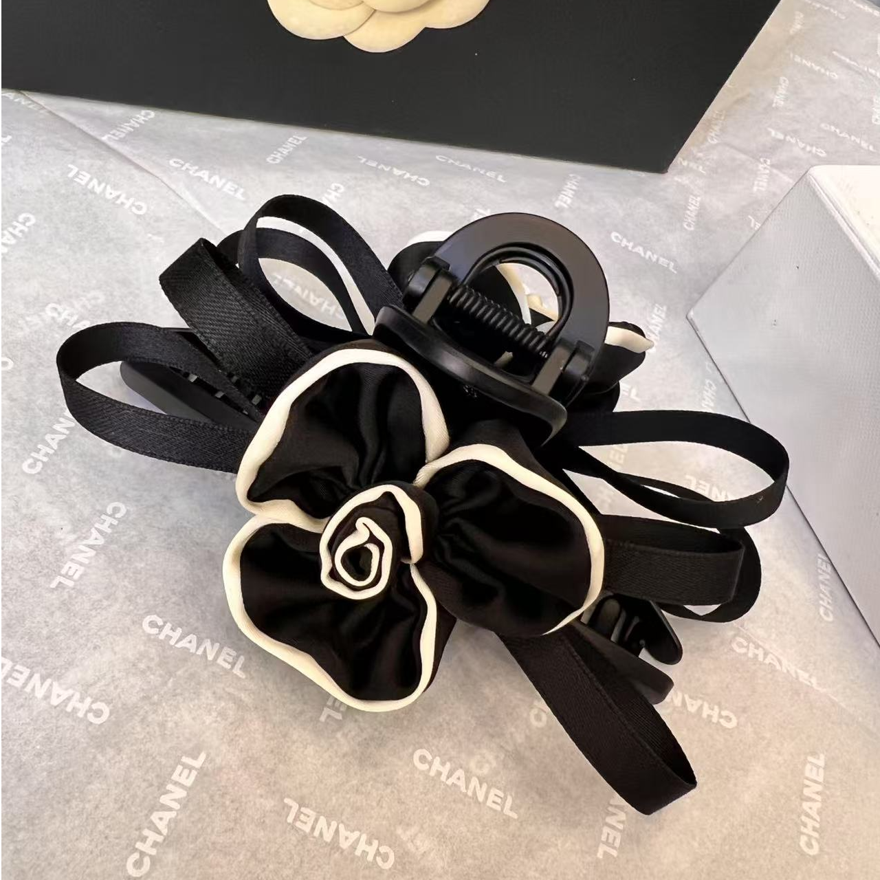 WEIER（轻奢小香风高级）蝴蝶结鲨鱼夹洋气气质新款发夹发卡抓夹