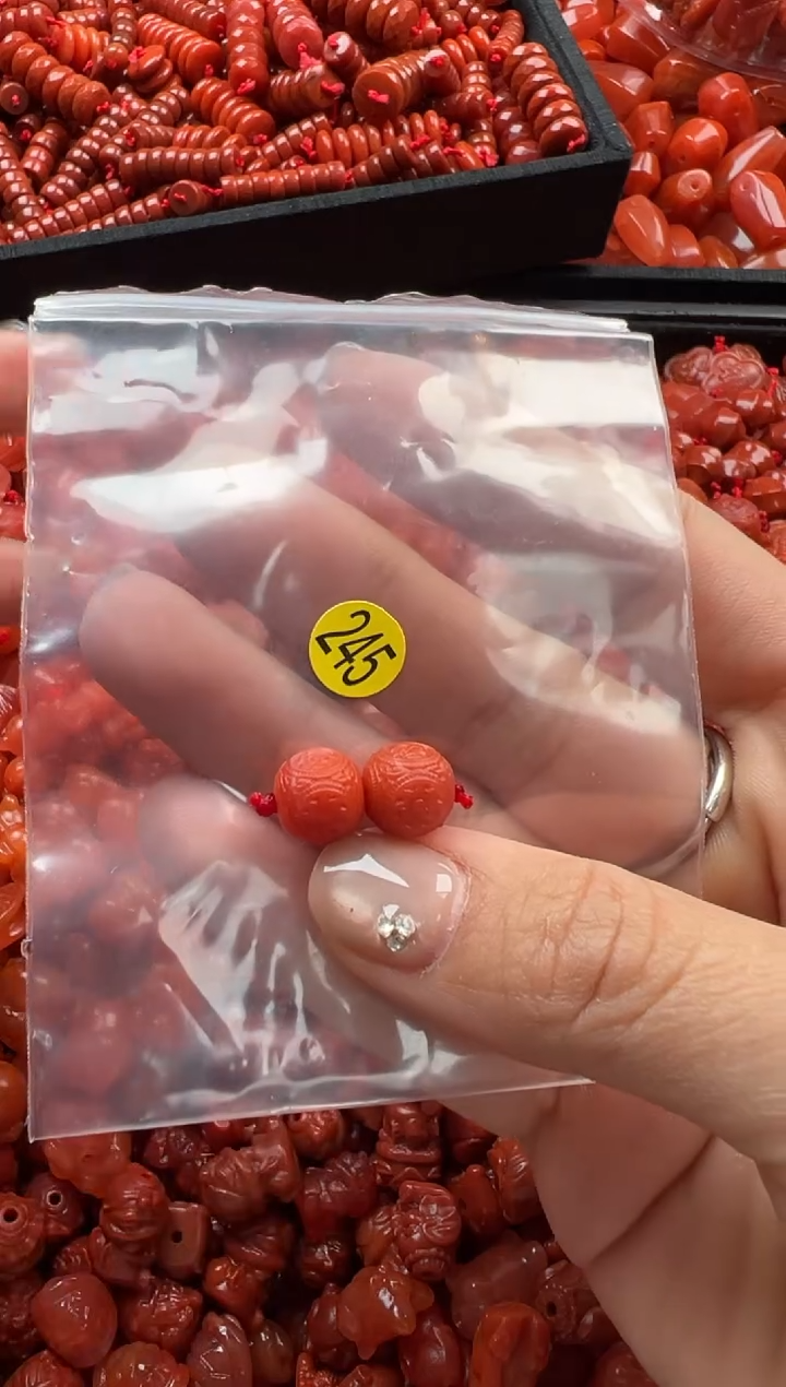 【闪购商品】南红玛瑙颈饰未镶嵌1