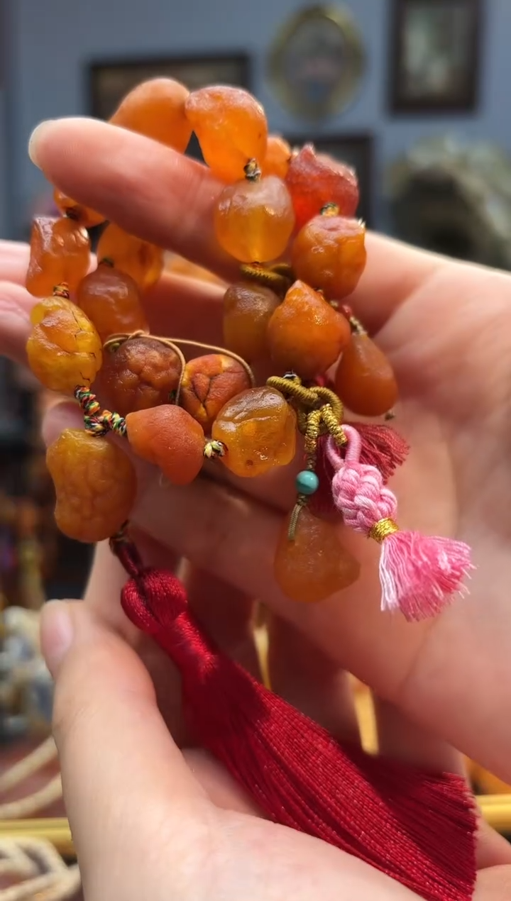 手串琥珀未镶嵌手持