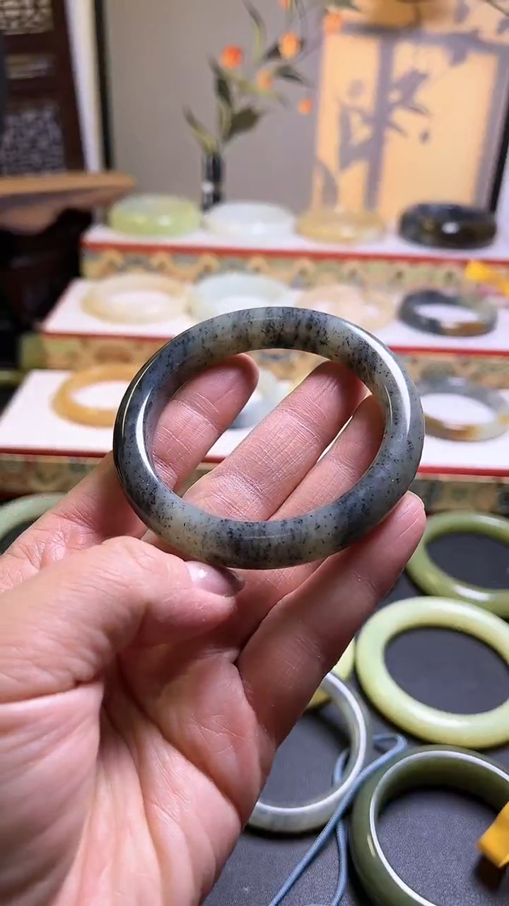 【闪购商品】和田玉手镯未镶嵌新疆青花58