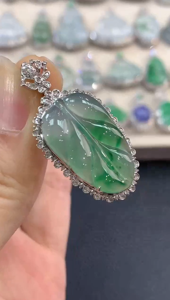 【闪购商品】翡翠吊坠(不含链)18K金镶嵌 B123