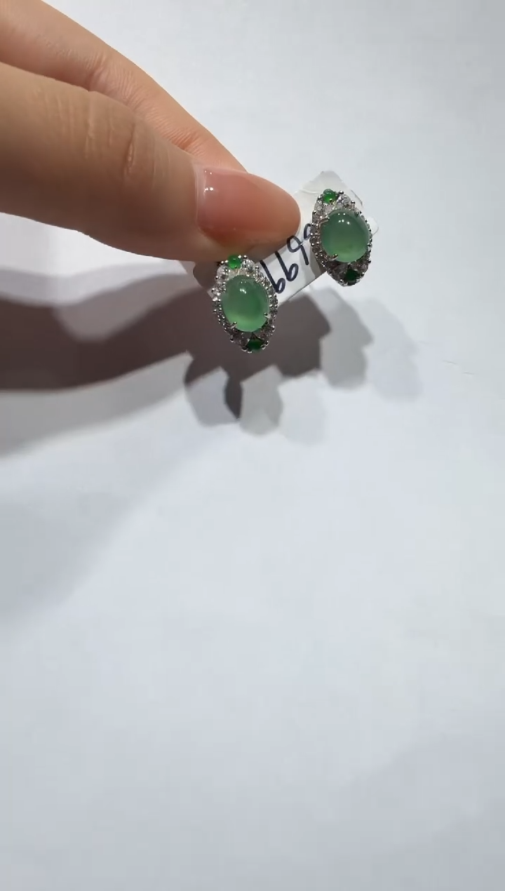 银S925镶嵌翡翠耳钉缅甸A货翡翠