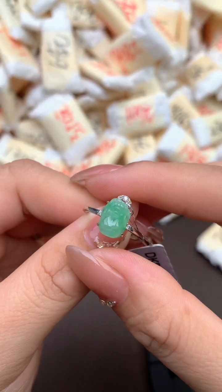 【闪购商品】翡翠戒指银S925镶嵌 —