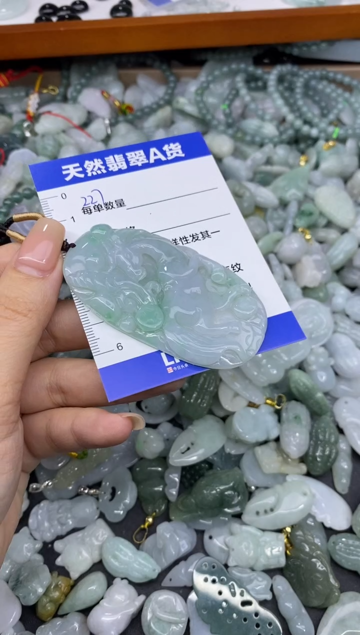 颈饰未镶嵌翡翠无*姐天然翡翠A货批量多样性发一件