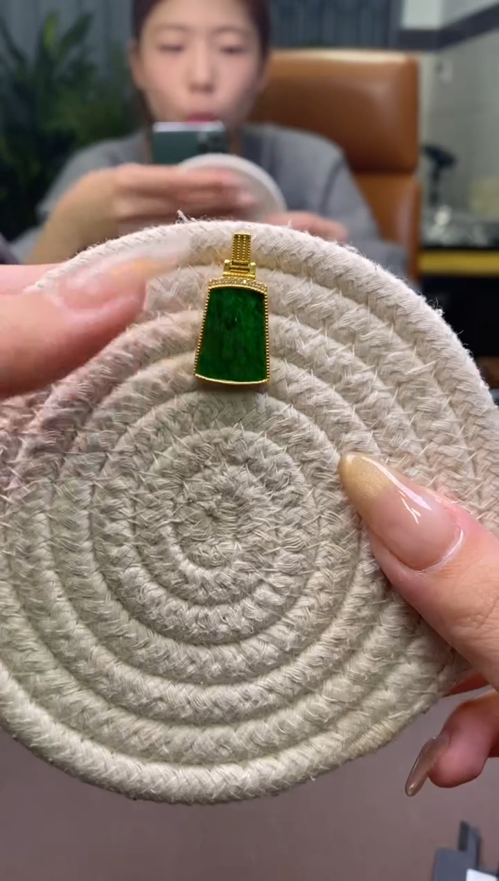 颈饰银S925镶嵌翡翠净货