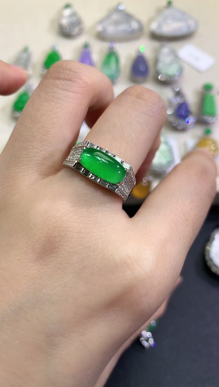 【闪购商品】翡翠戒指18K金镶嵌D36   