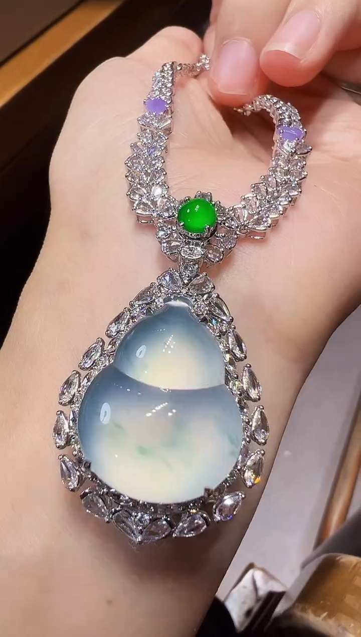 套链18K金镶嵌翡翠葫芦