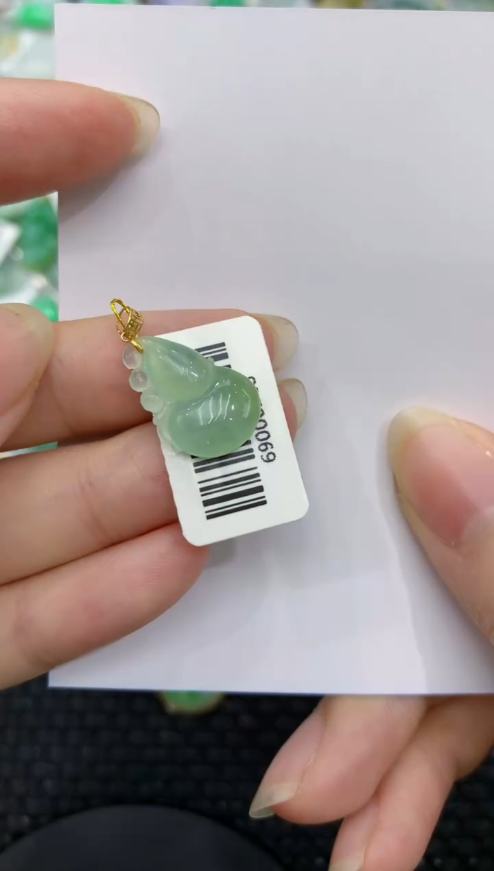 【闪购商品】翡翠颈饰18K金镶嵌8888888888