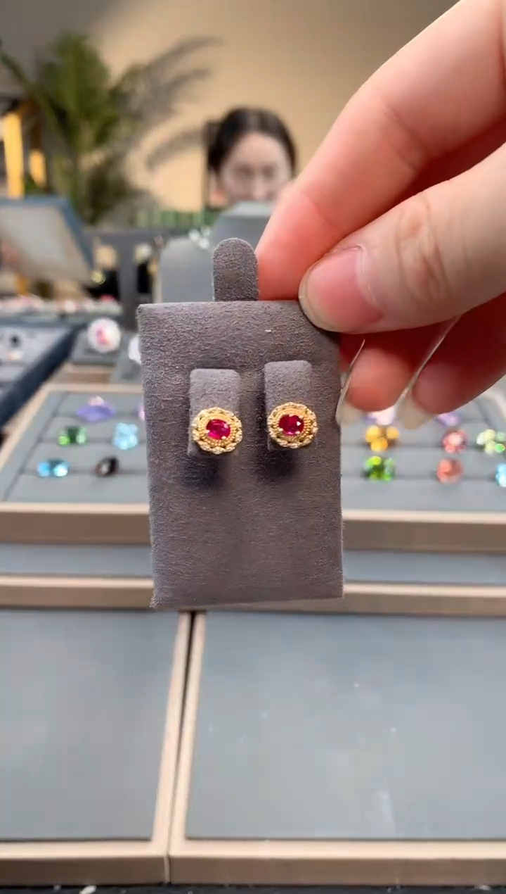 【闪购商品】红宝石耳饰18K金镶嵌无烧