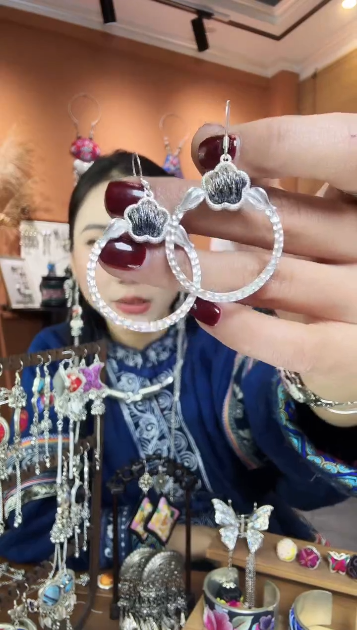 【闪购商品】刺绣纯手工民族风耳环