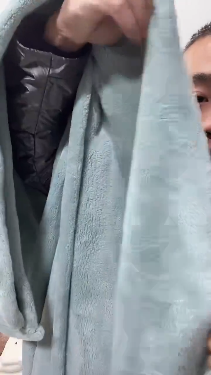 聚酯纤维1.5*1.8浅蓝加厚微瑕