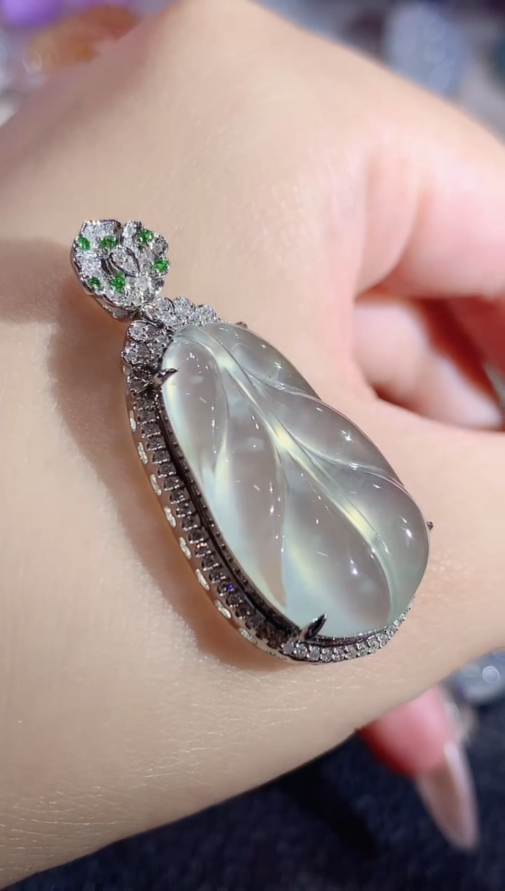 吊坠(不含链)18K金镶嵌翡翠C32