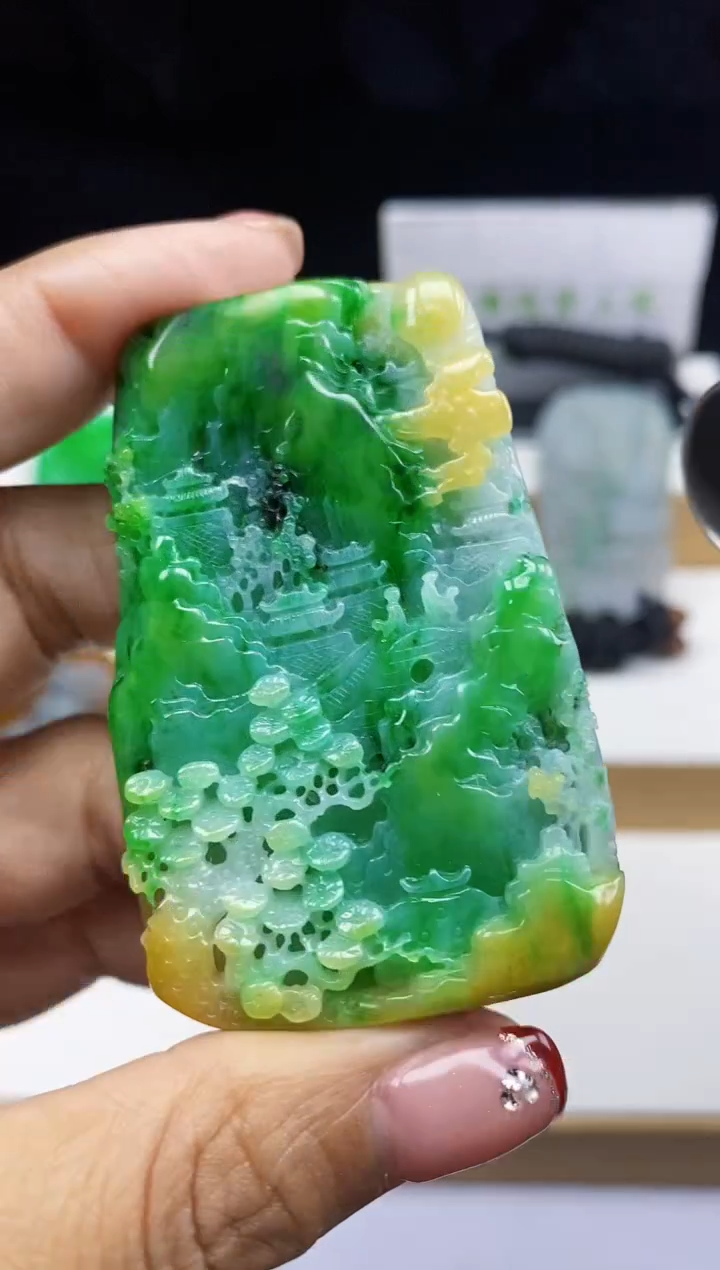 【闪购商品】翡翠颈饰未镶嵌翡翠A货