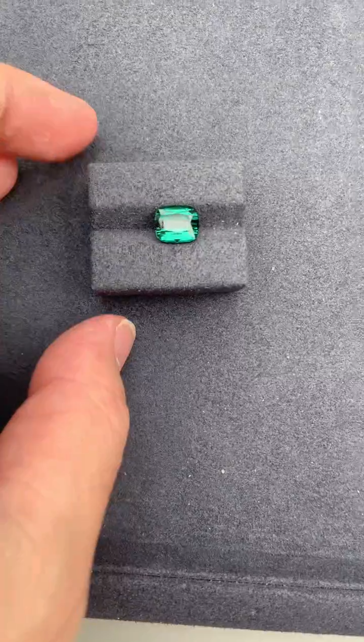 【闪购商品】碧玺裸石未镶嵌2.3ct绿碧玺