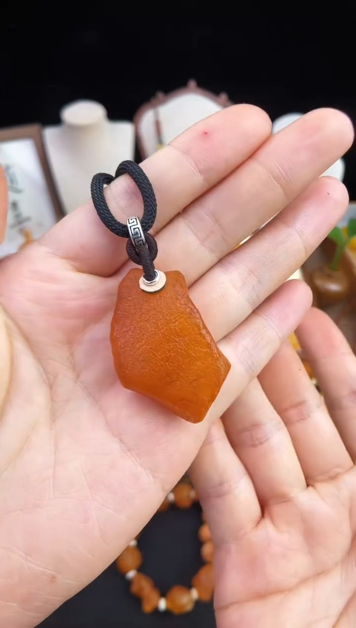 琥珀未镶嵌珠宝奇石柒月