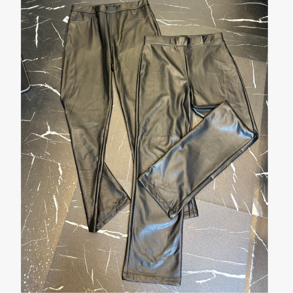 D25 122800 【腰头随机发】新款高腰显瘦潮流直筒洋气烟管皮裤