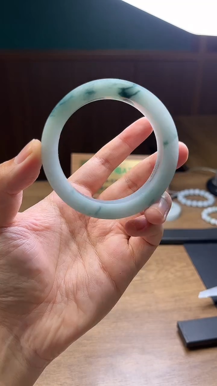 未镶嵌手镯定制翡翠凡*、定制