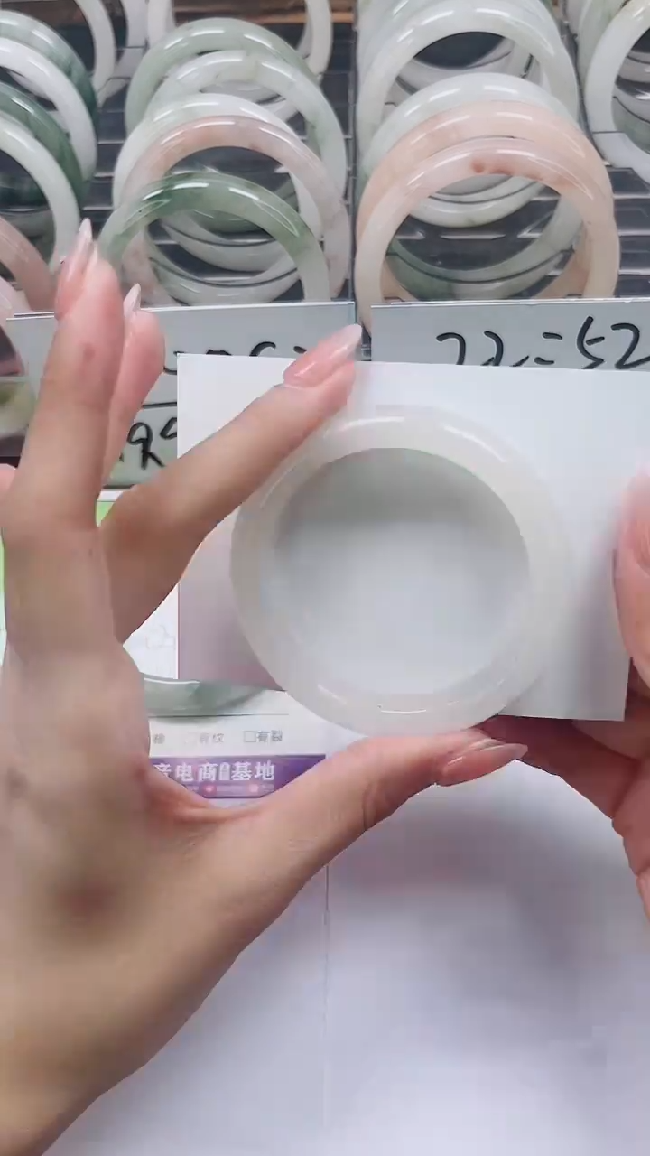 【闪购商品】石英质玉手镯未镶嵌A354-50/52