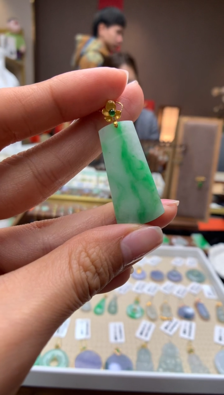 【闪购商品】翡翠颈饰18K金镶嵌无事牌