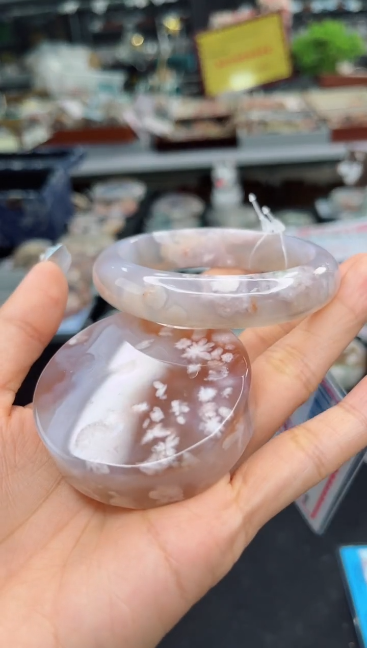 【闪购商品】石英质玉手镯未镶嵌56圈口3571118