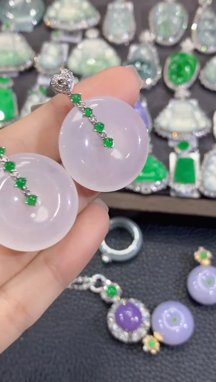 吊坠(不含链)18K金镶嵌翡翠A2翡翠多样性发一件