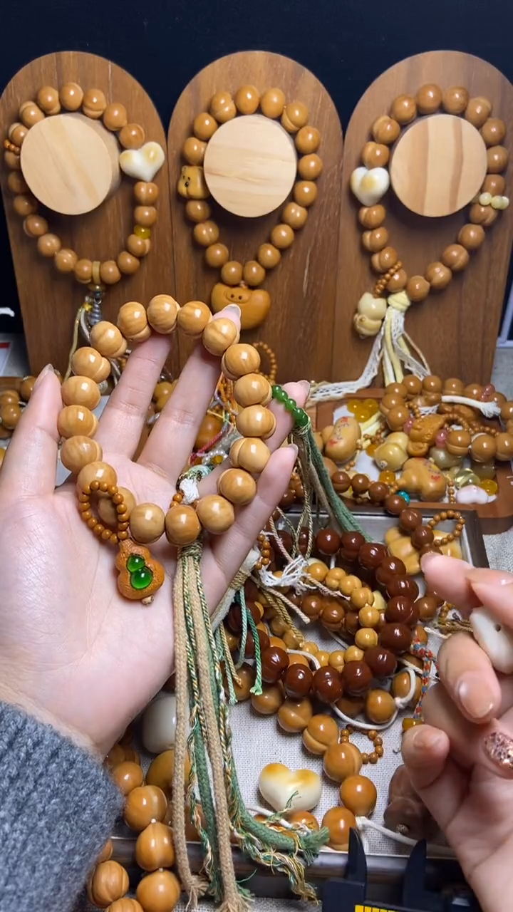 手串猴头核桃@**?全品纯手工大尺寸绿葫芦吊坠翠绿跑环新绿流苏