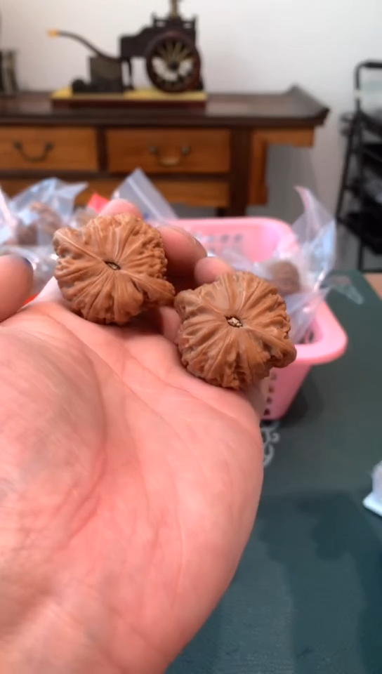 【闪购商品】文玩核桃吊坠磨盘核桃