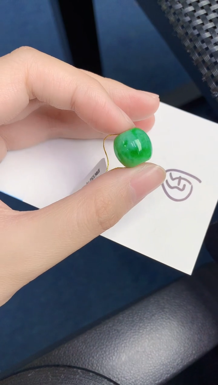 翡翠未镶嵌颈饰000000000