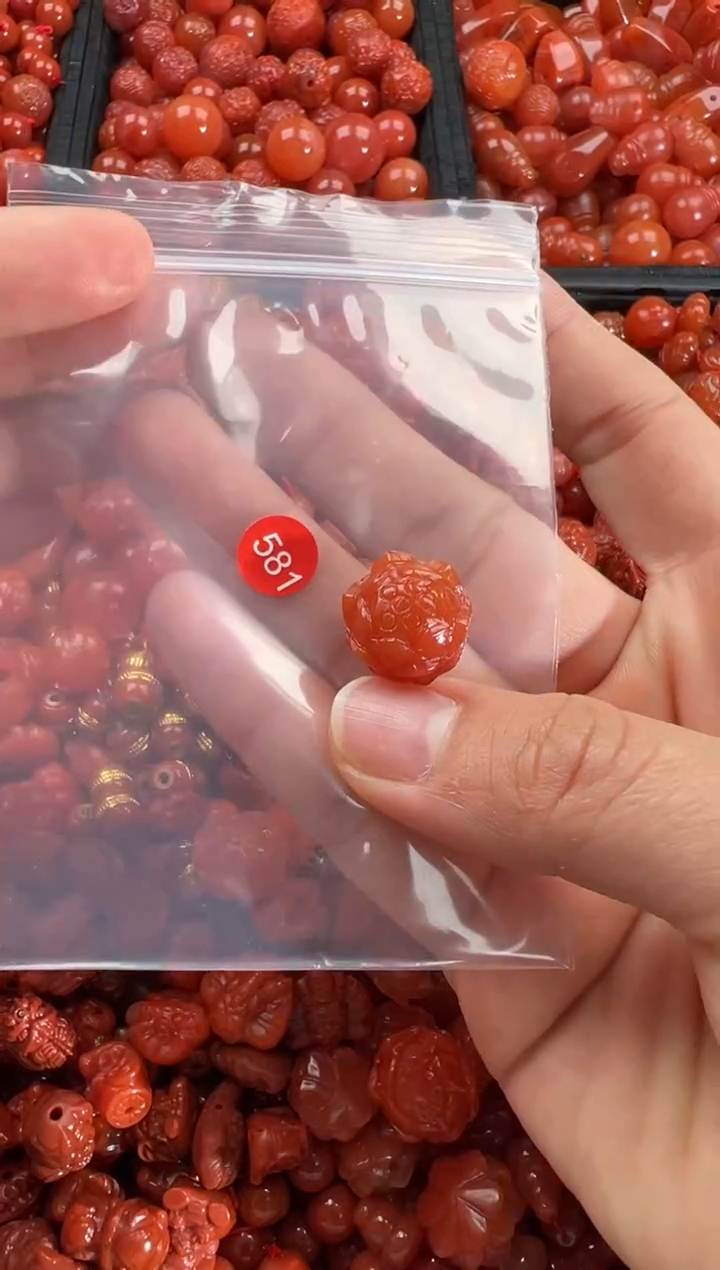 【闪购商品】南红玛瑙颈饰未镶嵌1