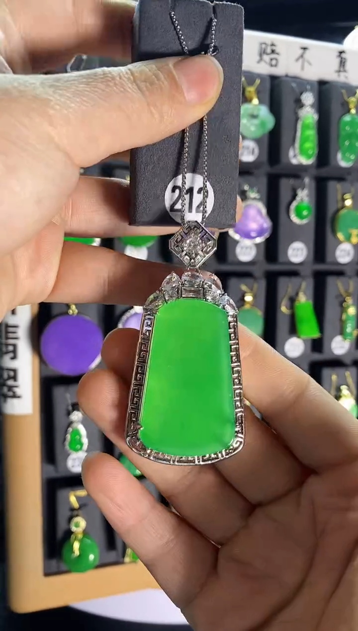 【闪购商品】翡翠耳饰银S925镶嵌212...