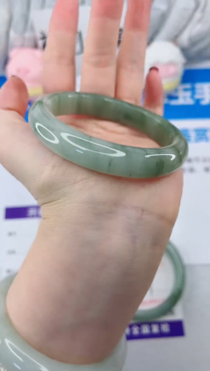 【闪购商品】石英质玉手镯合金90-56.8