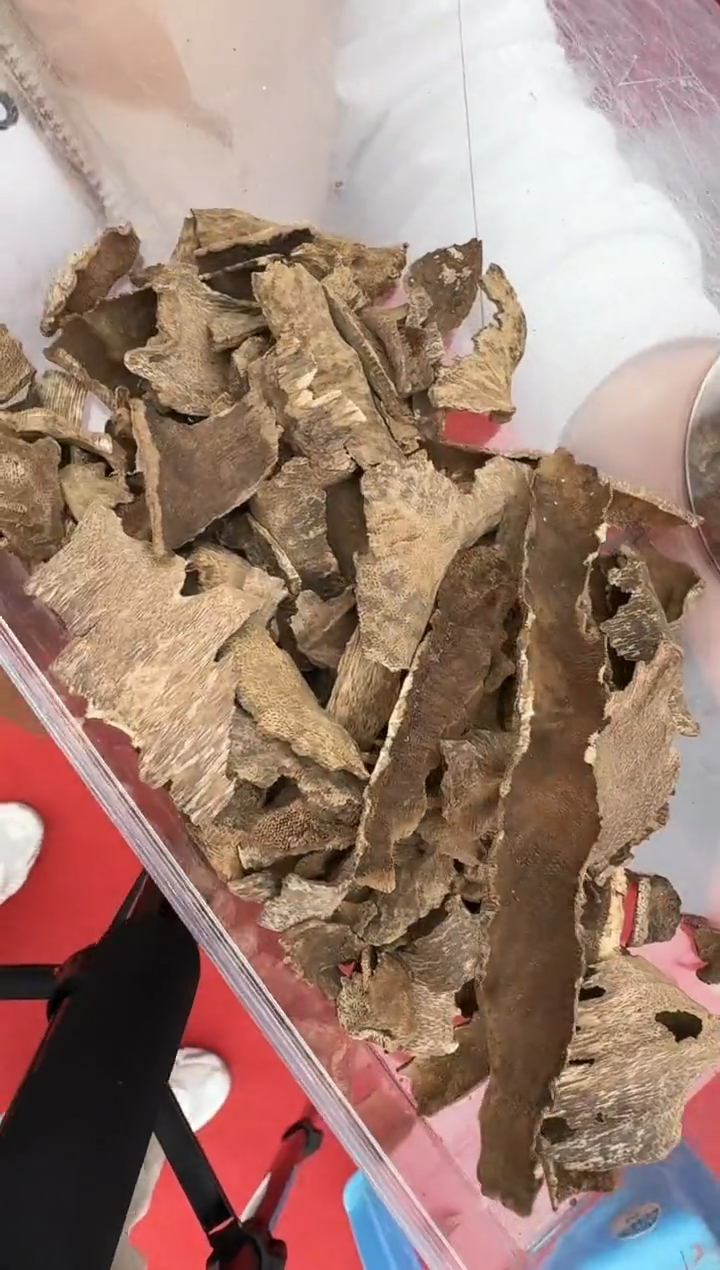 【闪购商品】沉香沉香碎屑100克+鸡母虫漏原材料多样性发货一份