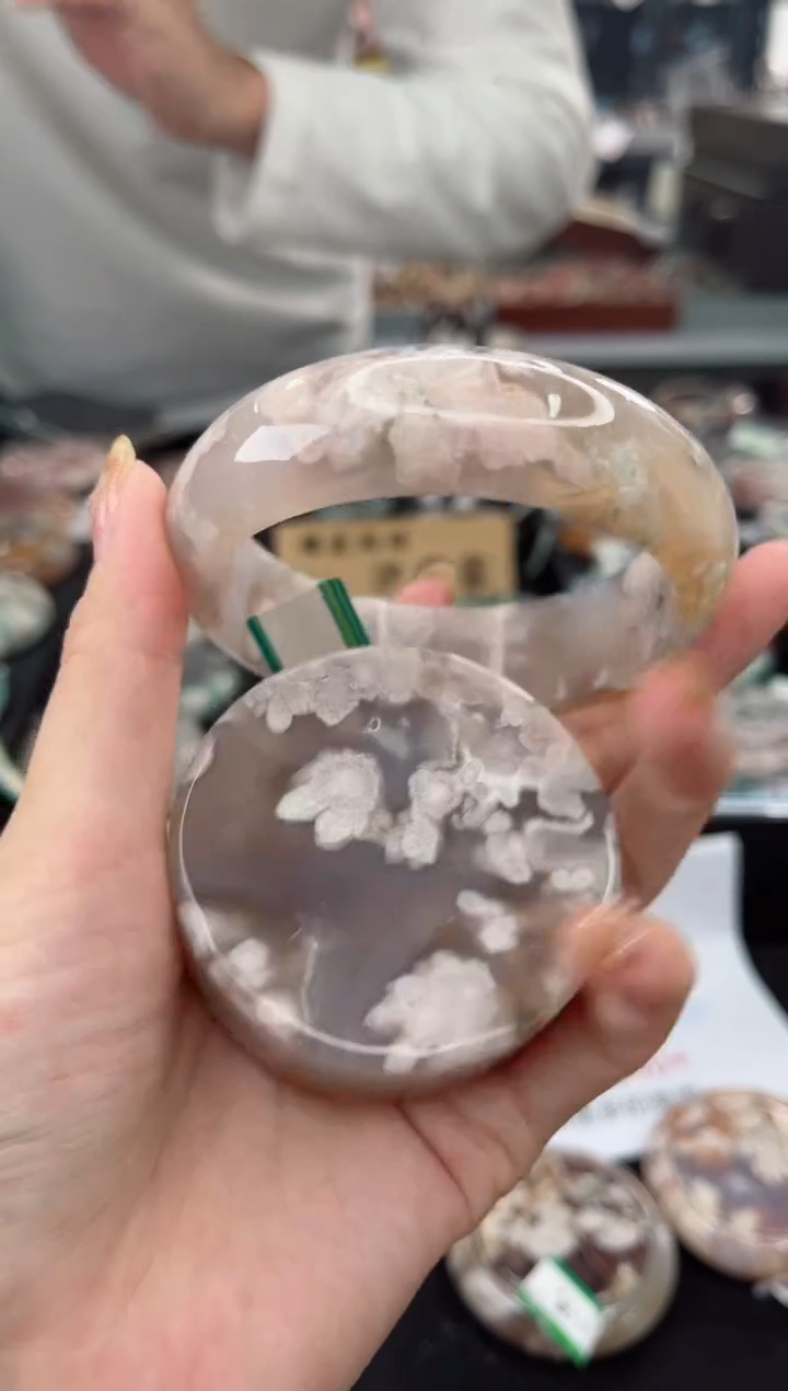 【闪购商品】石英质玉手镯未镶嵌64圈口（赠品镯心）1764412