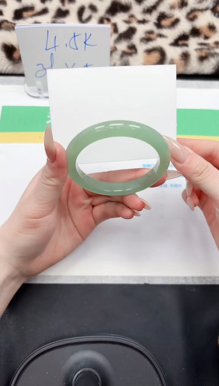 【闪购商品】石英质玉手镯未镶嵌117-58