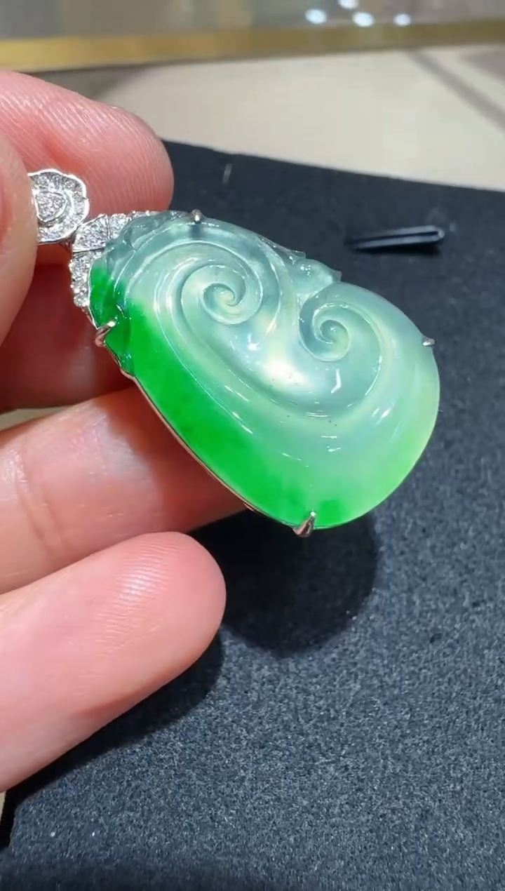 吊坠(不含链)18K金镶嵌翡翠多样性团购发一件