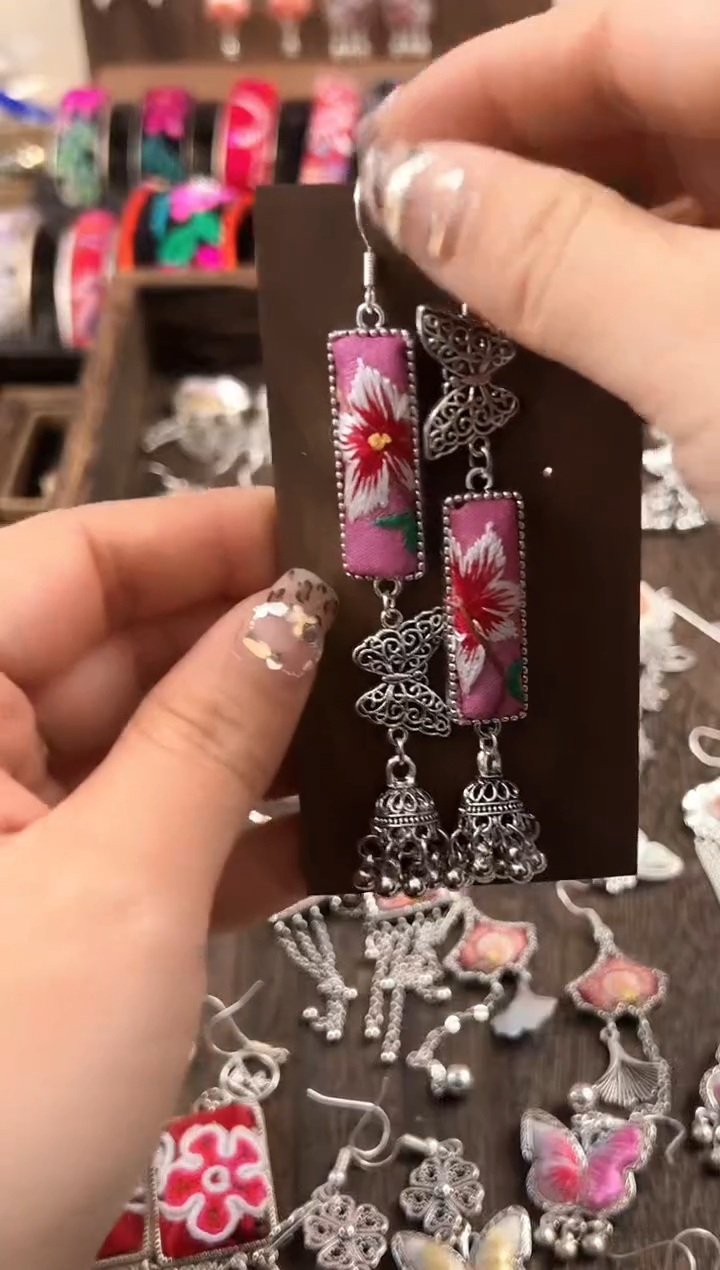 【闪购商品】织绣民族风老绣饰品055