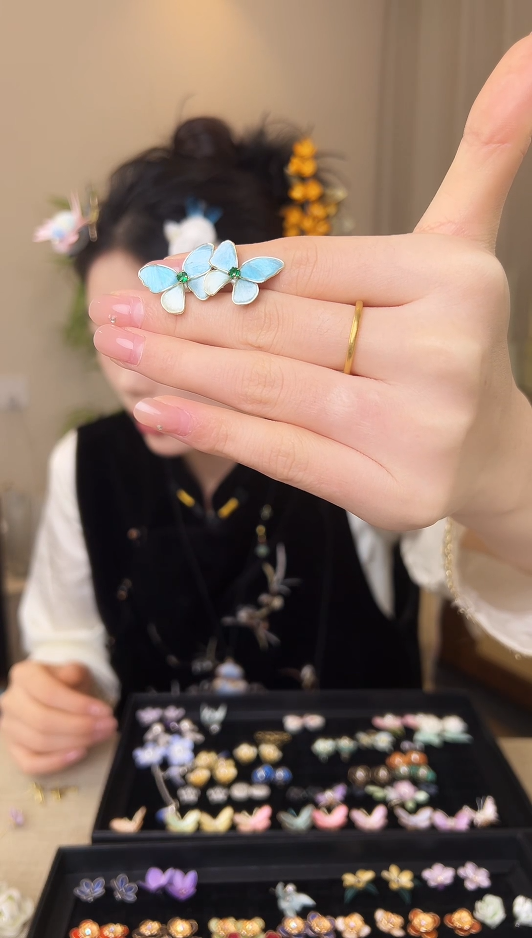 刺绣熹*姐掐丝蝴蝶耳钉