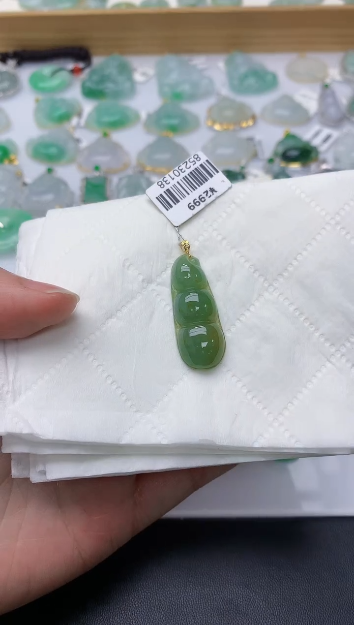 颈饰18K金镶嵌翡翠天然A货