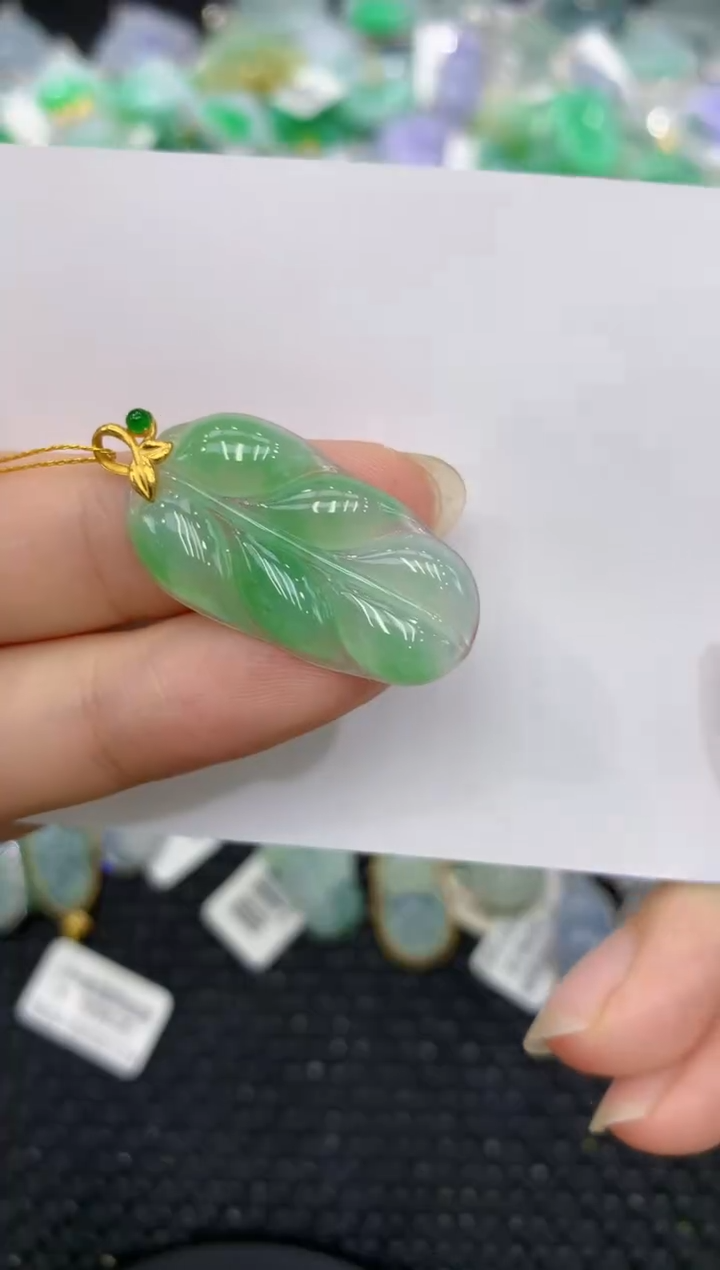 【闪购商品】翡翠颈饰18K金镶嵌8888888888