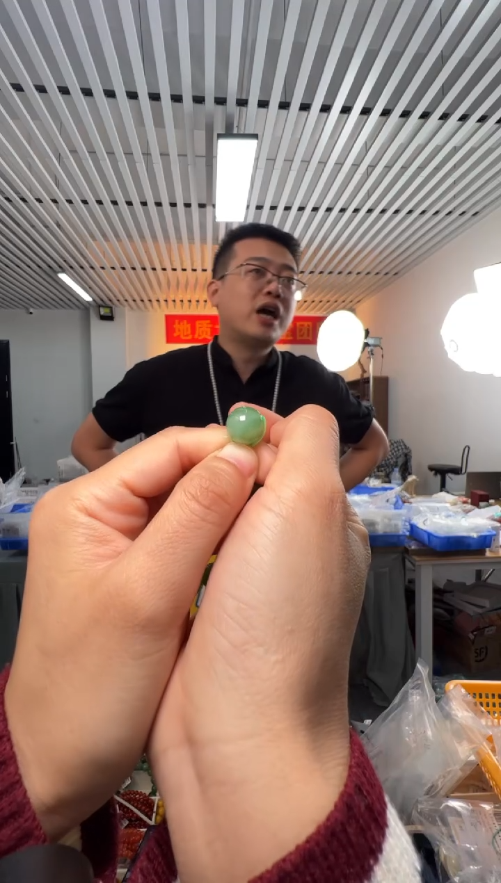 吊坠(不含链)未镶嵌和田玉约12mm碧玉圆珠