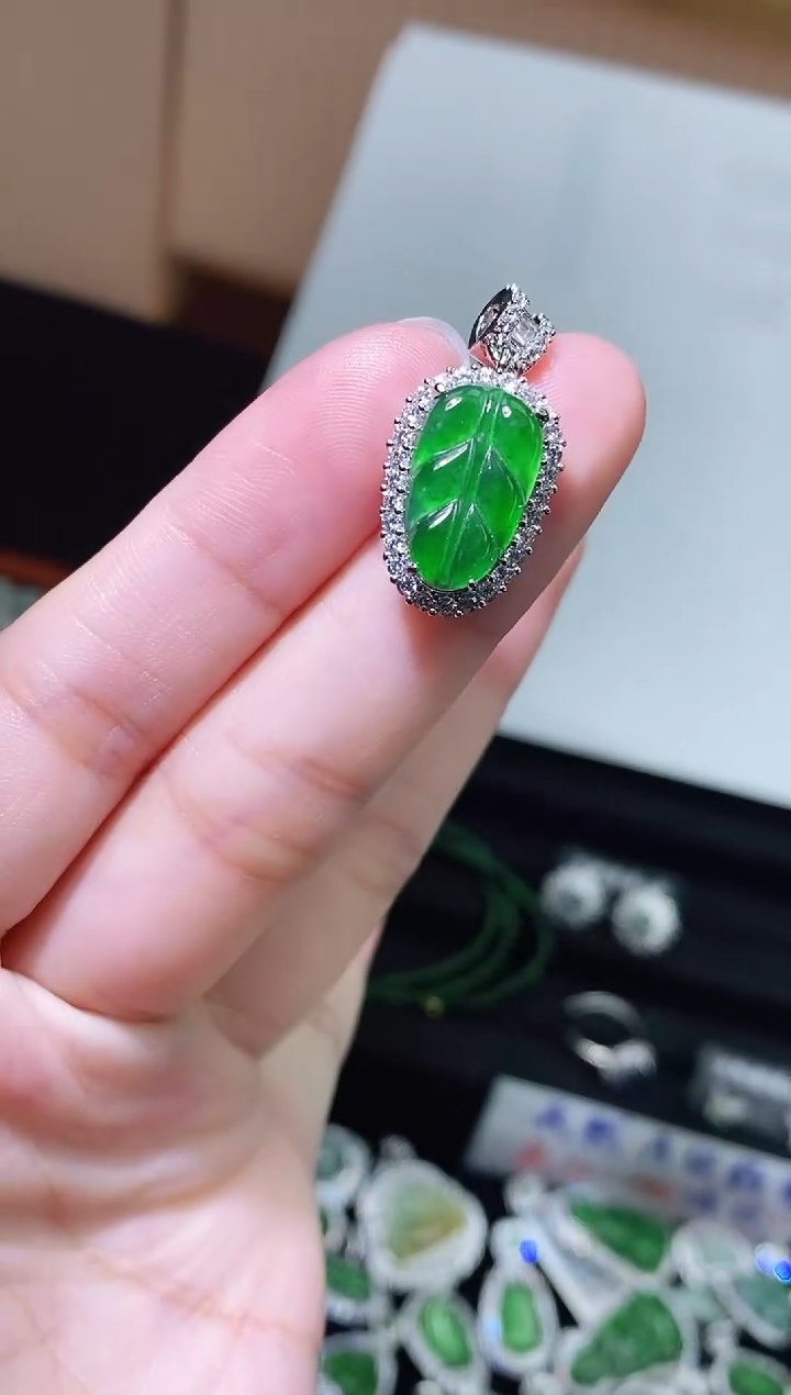 翡翠未镶嵌颈饰精美翡翠-多样性只发一件P353