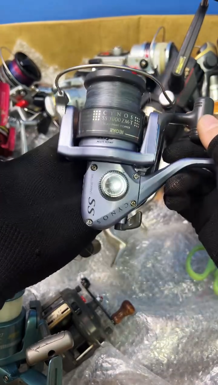 用****1微瑕钓鱼轮，直播间讲解为准，看清楚再拍，如有拆卸不退换