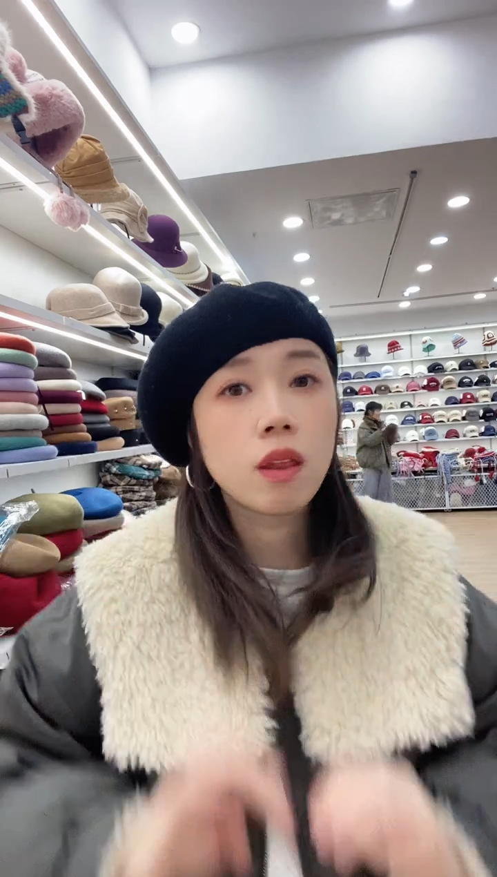 涤纶（聚酯纤维）黑色贝雷帽