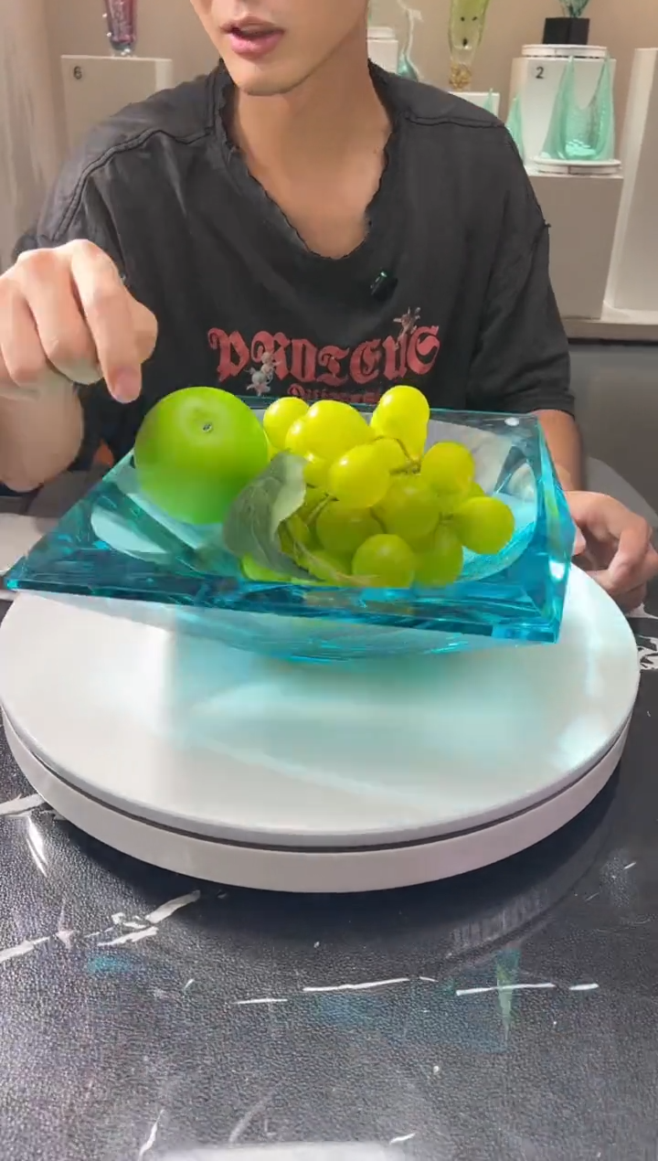 琉璃巴比特美学 冰蓝色方形冰湖