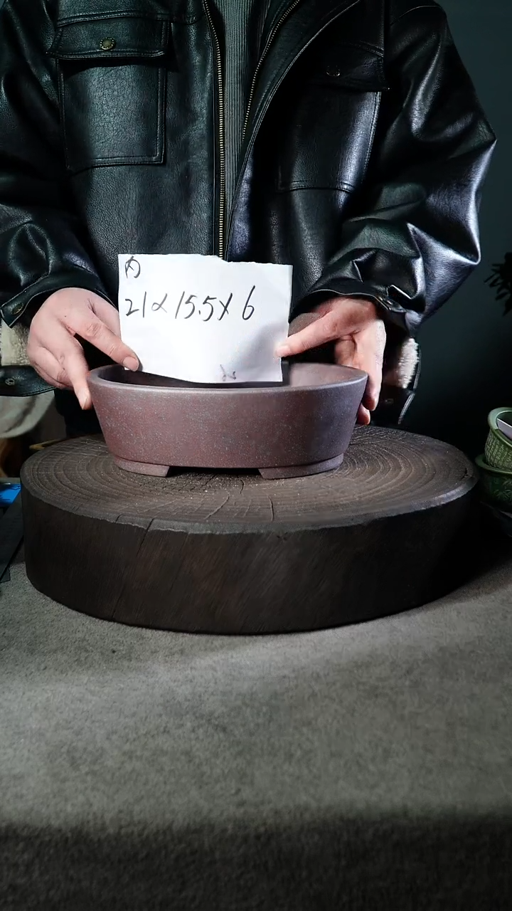 A宜兴紫砂小花盆